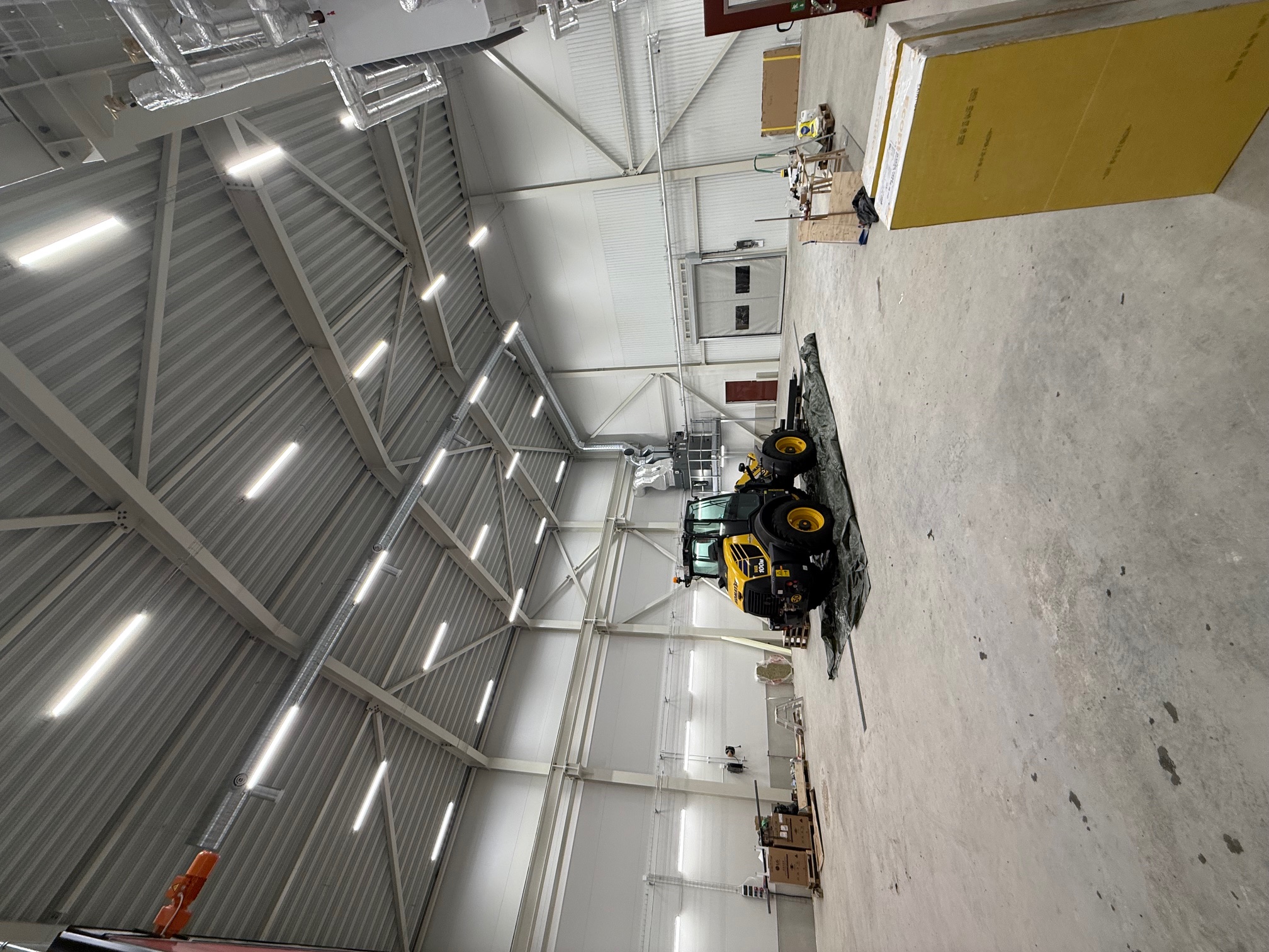 Verkstadens interiör med högt i tak